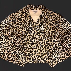 Vintage leopard light jacket. Lorraine Wardy. Pearl accent buttons.